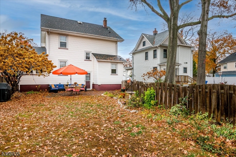 Dunellen Boro, New Jersey 08812, United States, 3 Bedrooms Bedrooms, ,2 BathroomsBathrooms,Residential,Active,241915