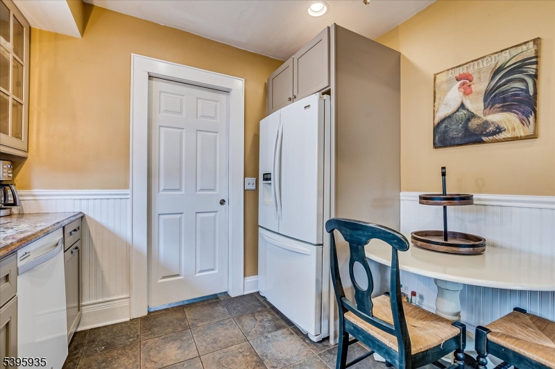 Dunellen Boro, New Jersey 08812, United States, 3 Bedrooms Bedrooms, ,2 BathroomsBathrooms,Residential,Active,241915