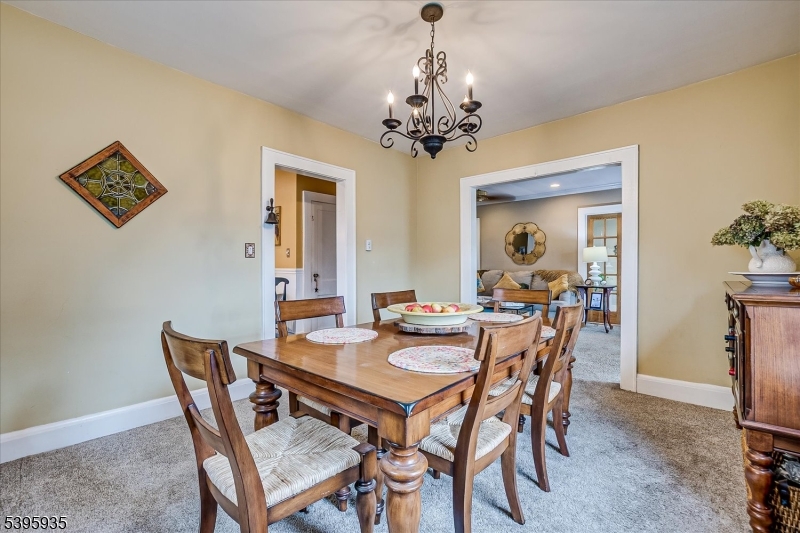 Dunellen Boro, New Jersey 08812, United States, 3 Bedrooms Bedrooms, ,2 BathroomsBathrooms,Residential,Active,241915