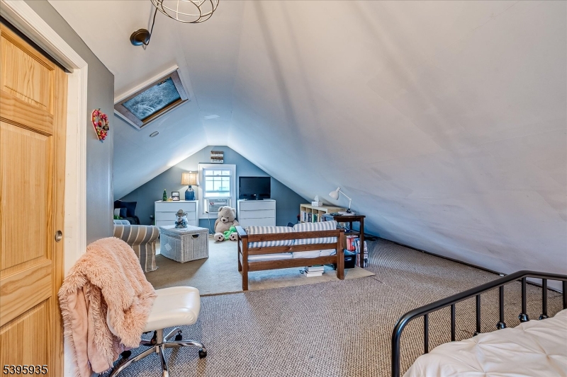 Dunellen Boro, New Jersey 08812, United States, 3 Bedrooms Bedrooms, ,2 BathroomsBathrooms,Residential,Active,241915