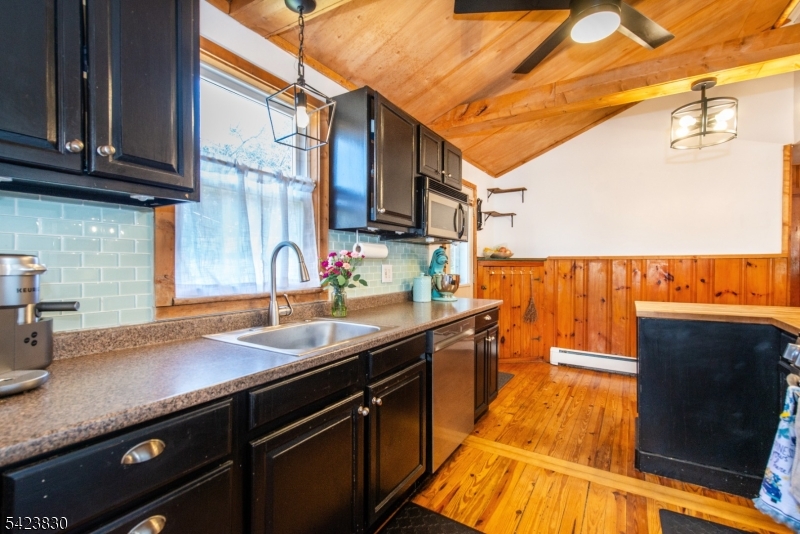 Pinecliff Lake - Residential