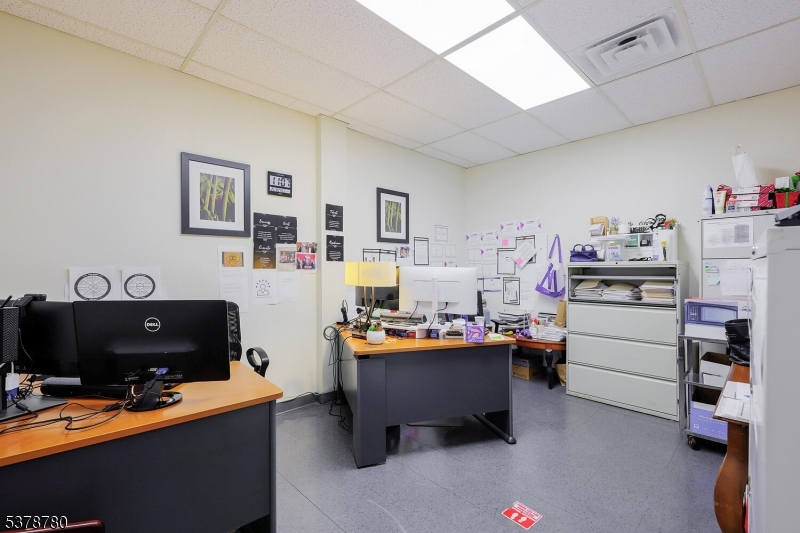 Medical/Professional Office - Commercial Sale