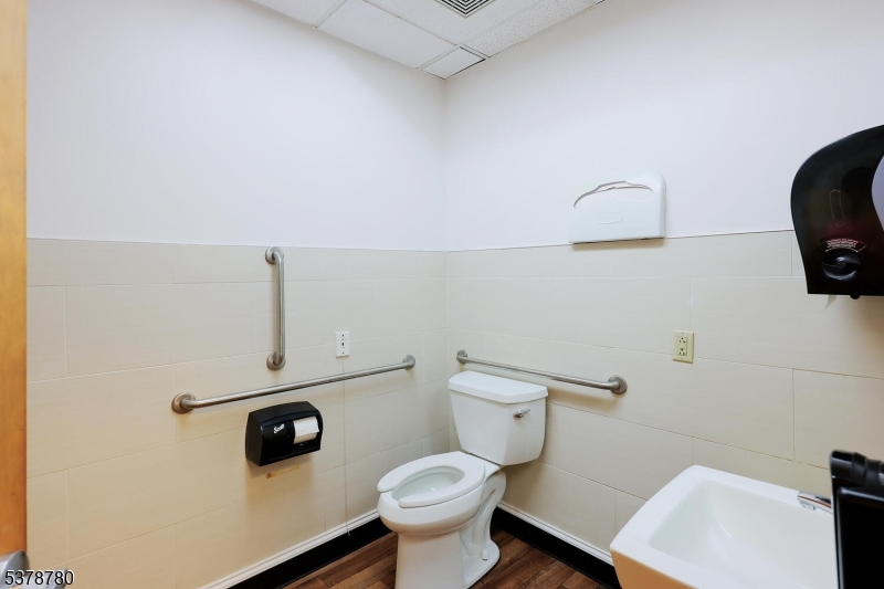 Medical/Professional Office - Commercial Sale