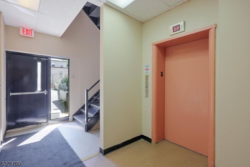 Medical/Professional Office - Commercial Sale