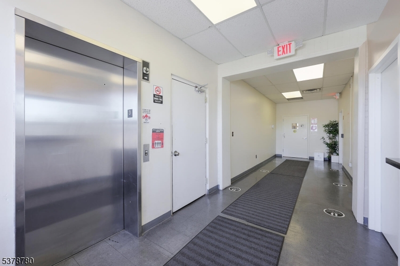 Medical/Professional Office - Commercial Sale