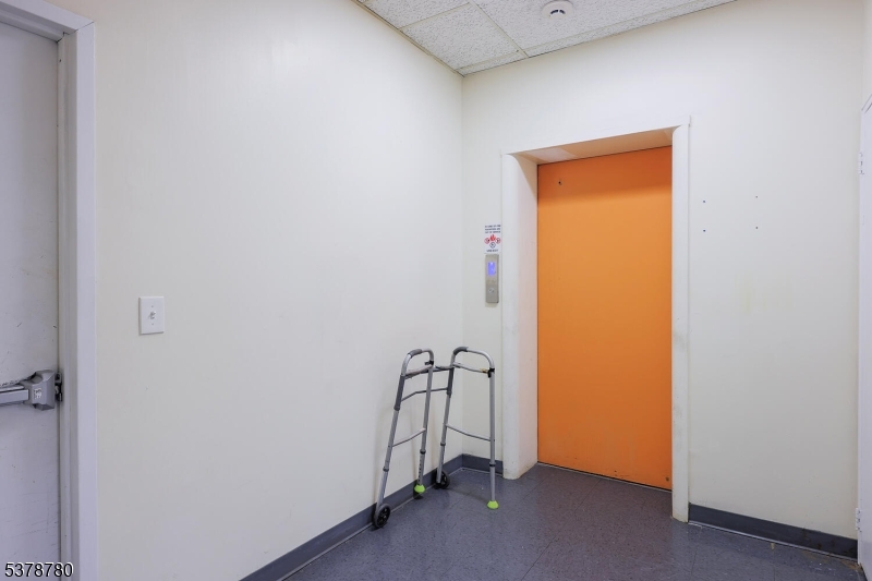 Medical/Professional Office - Commercial Sale