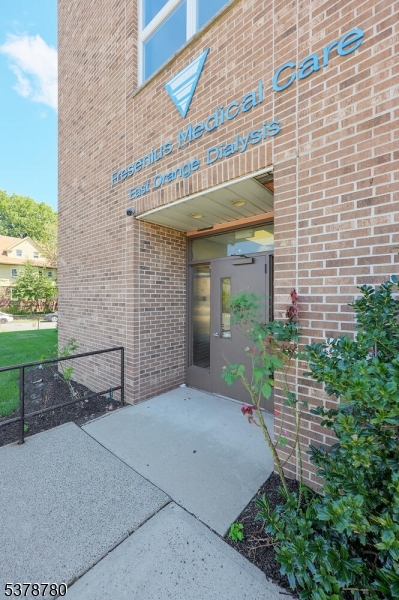 Medical/Professional Office - Commercial Sale