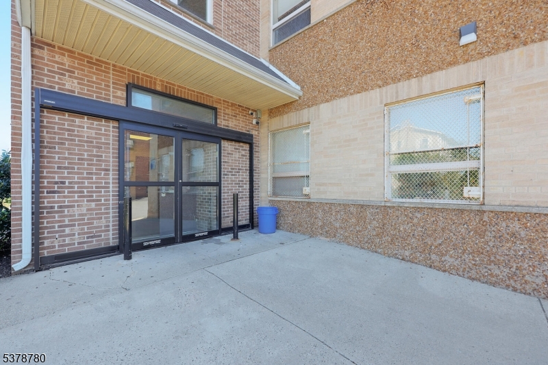 Medical/Professional Office - Commercial Sale