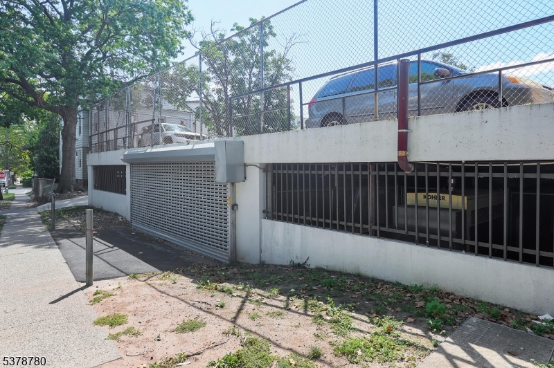 Medical/Professional Office - Commercial Sale