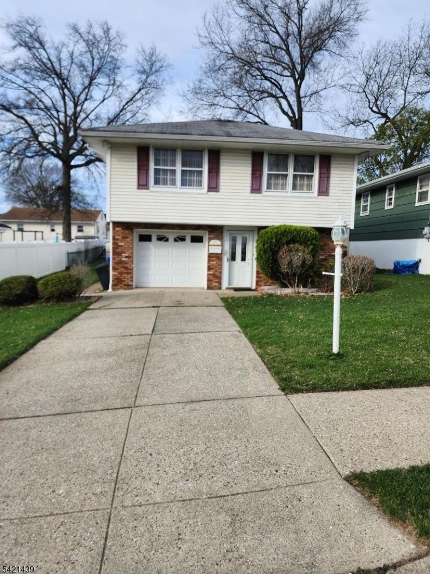 VERY CLEAN HOUSE. CENTRAL AIR. BACK PATIO WITH PAVERS. FULL WALK OUT FINISHED BASEMENT.