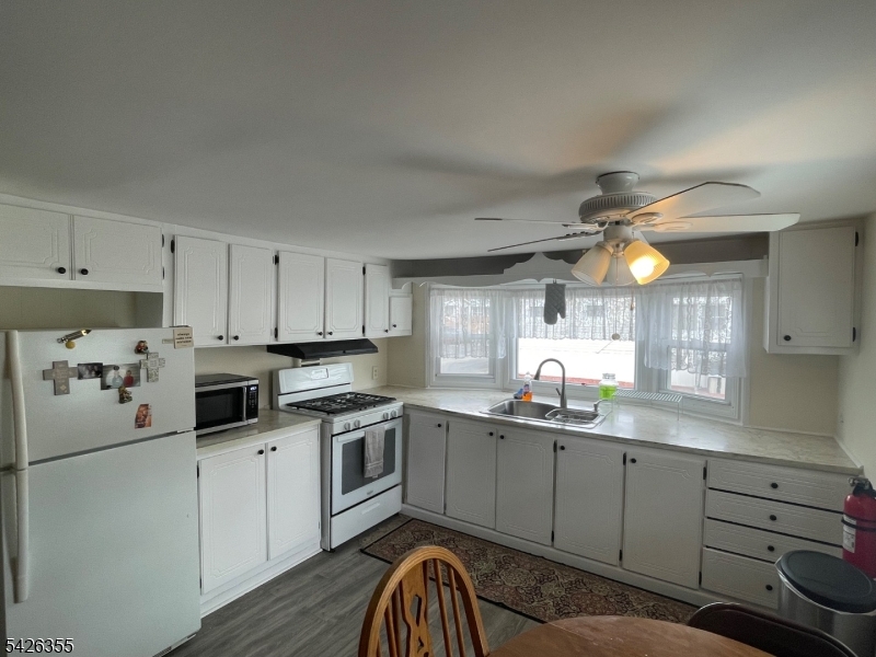 Finns Mobile Home Park - Residential