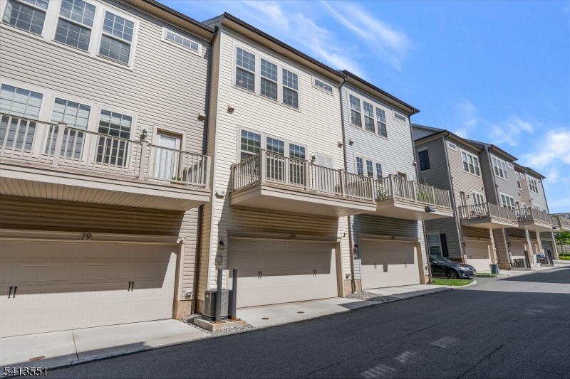 Livingston Square - Residential