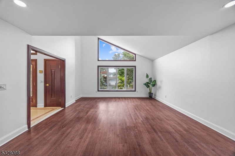 26 Benjamin Dr
