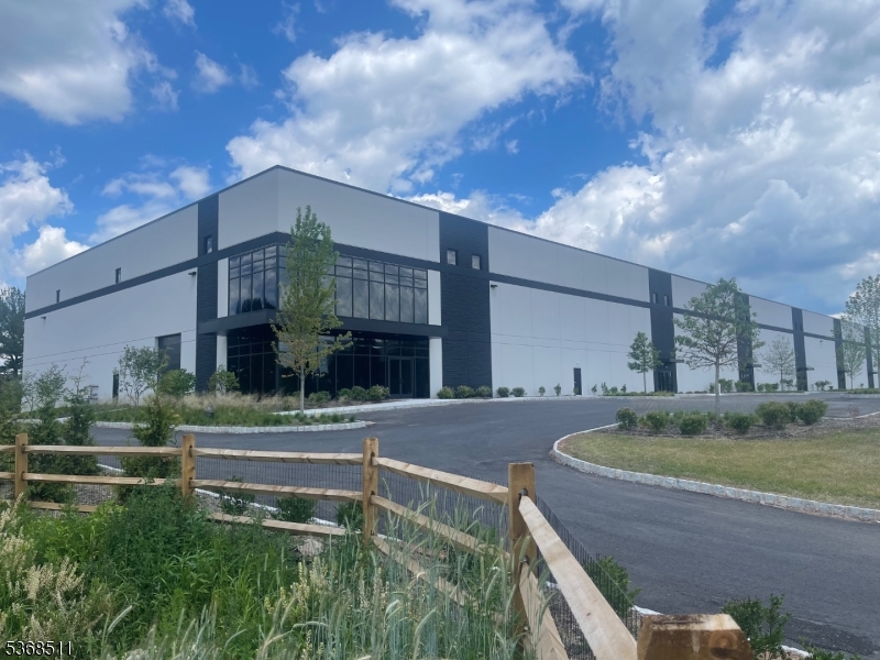 Photo 1 of 5 — 11 Royal Rd, Raritan Twp., NJ 08822