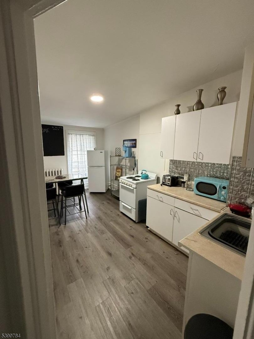 Trenton City, New Jersey 08608, United States, 1 Bedroom Bedrooms, ,1 BathroomBathrooms,Residential,Active,227744