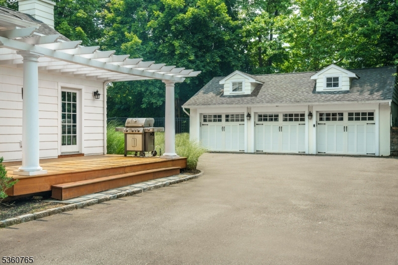 OLD SHORT HILLS - Residential