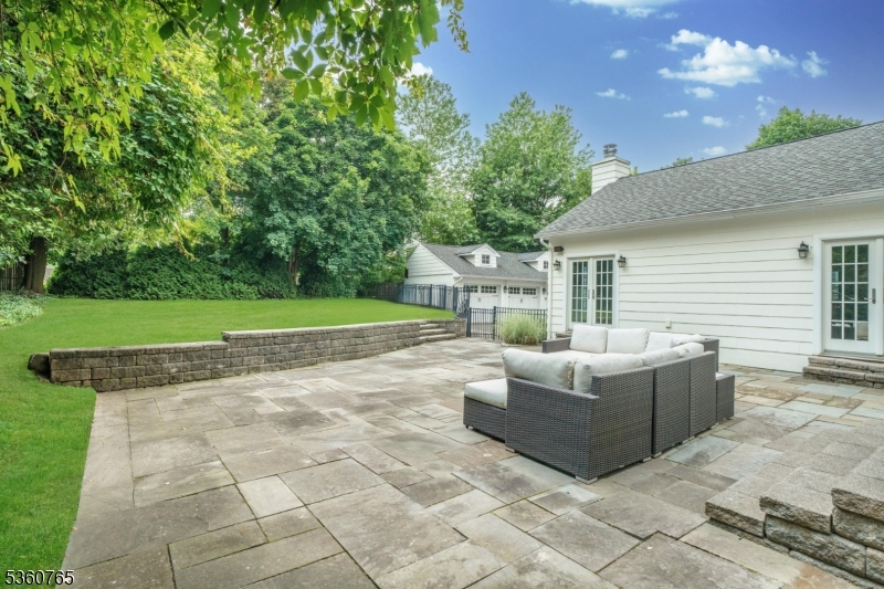 OLD SHORT HILLS - Residential