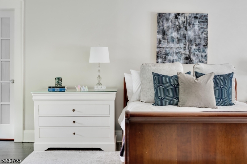 OLD SHORT HILLS - Residential