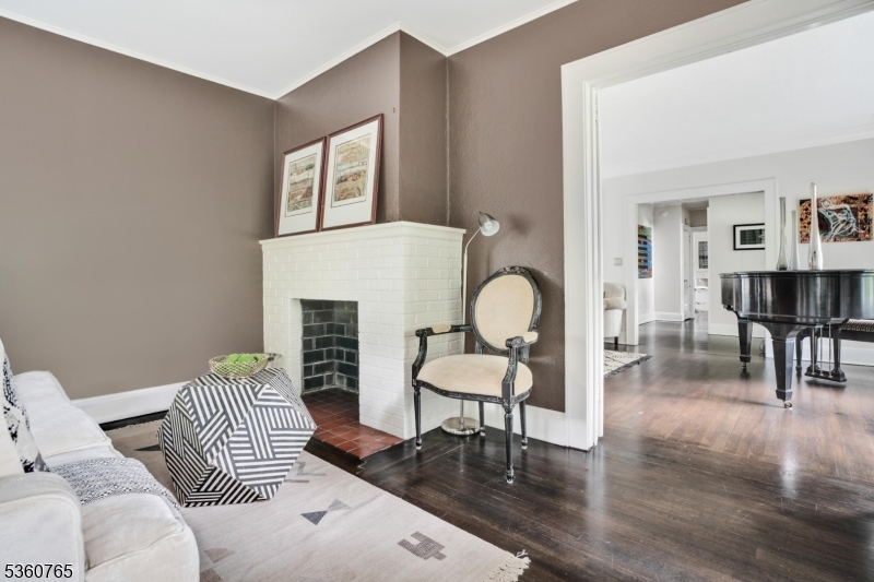 OLD SHORT HILLS - Residential