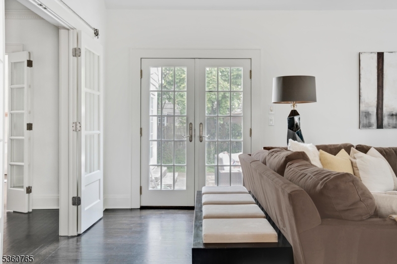 OLD SHORT HILLS - Residential