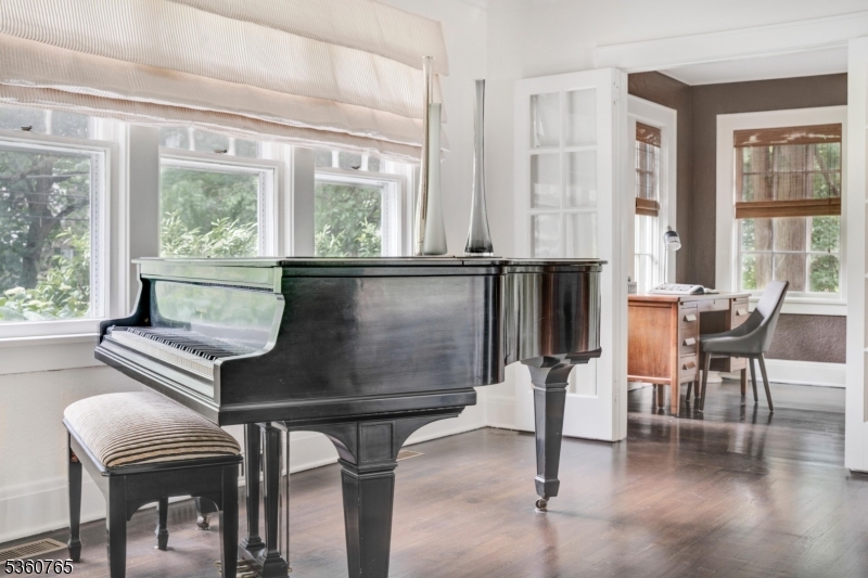 OLD SHORT HILLS - Residential