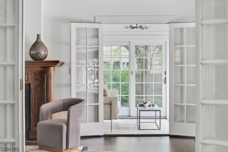 OLD SHORT HILLS - Residential