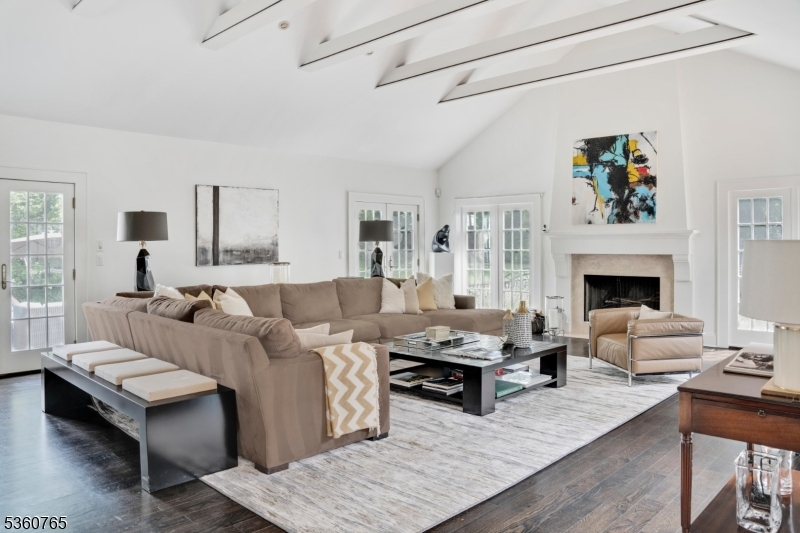 OLD SHORT HILLS - Residential