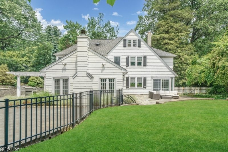 OLD SHORT HILLS - Residential