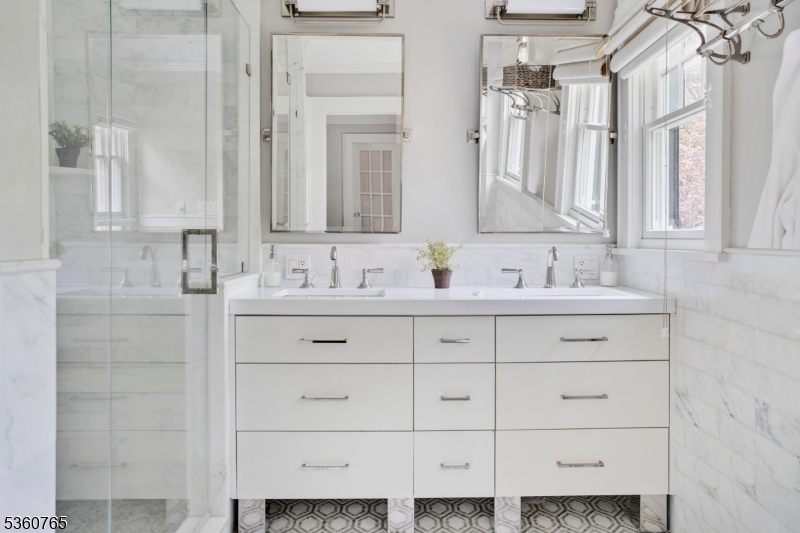 OLD SHORT HILLS - Residential