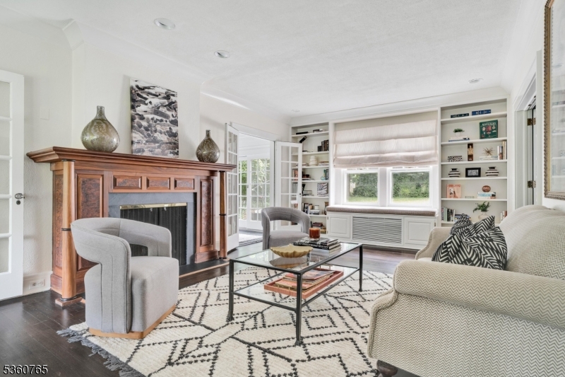 OLD SHORT HILLS - Residential