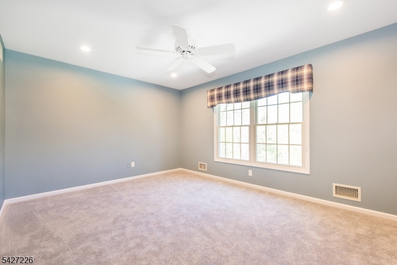 DEEDED SHONGUM LAKE RIGHTS - Residential