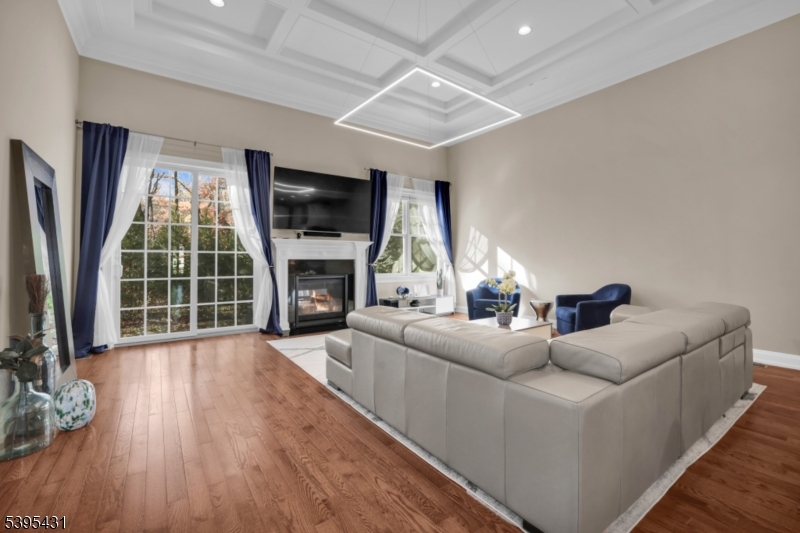 Warren Crossing - Residential