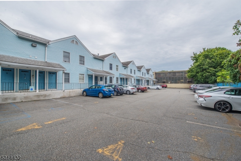 Oak Street Commons - Residential