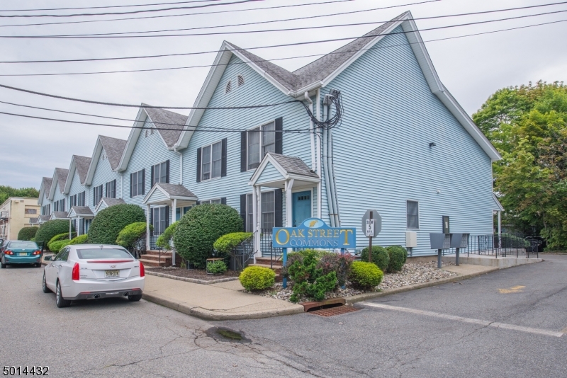 Oak Street Commons - Residential