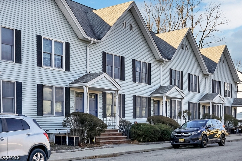 Oak Street Commons - Residential