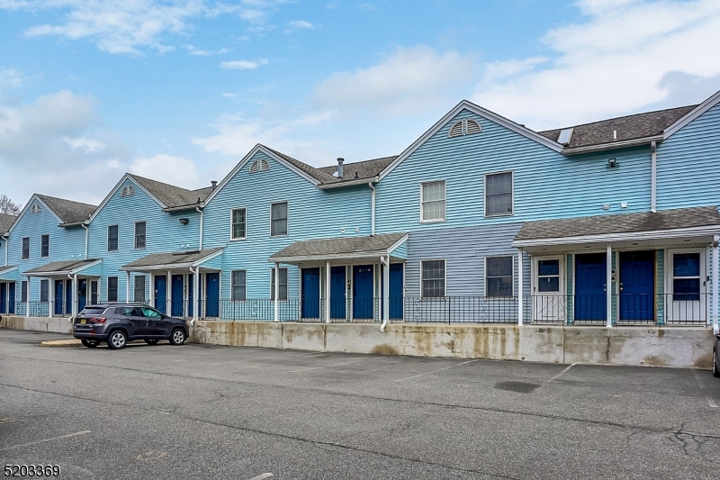 Oak Street Commons - Residential