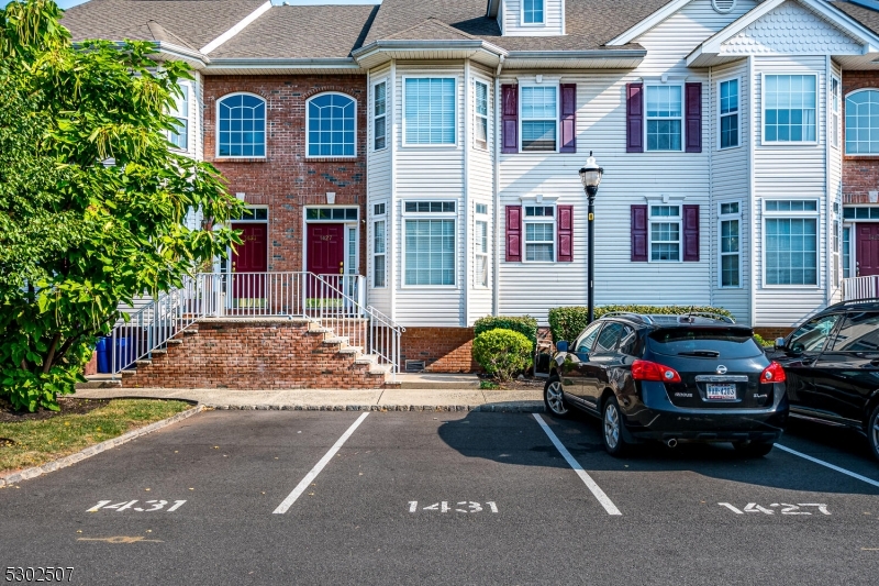 Photo 5 of 35 of 1427 Barnhardt Ln townhome