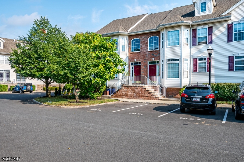 Photo 4 of 35 of 1427 Barnhardt Ln townhome