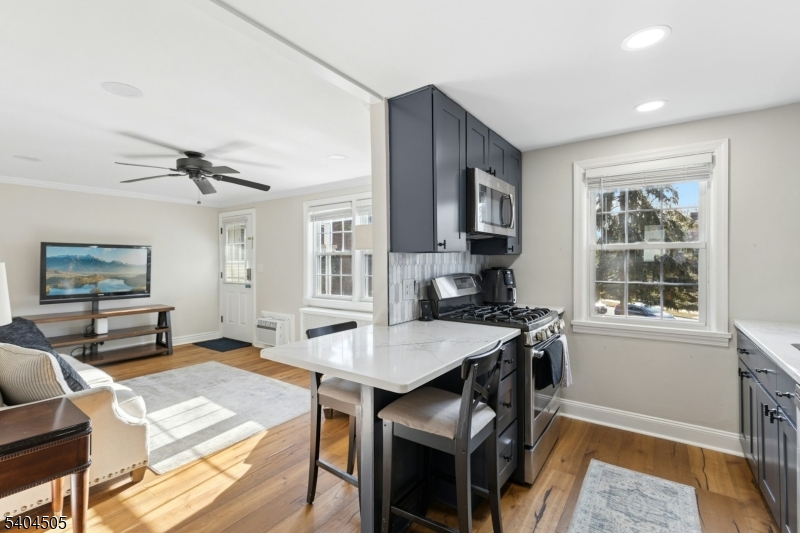 KAHLCREST CONDOMINUMS - Residential