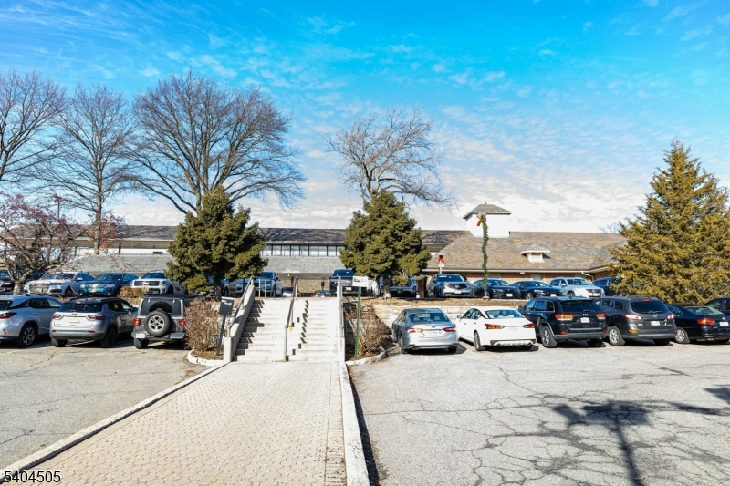 KAHLCREST CONDOMINUMS - Residential