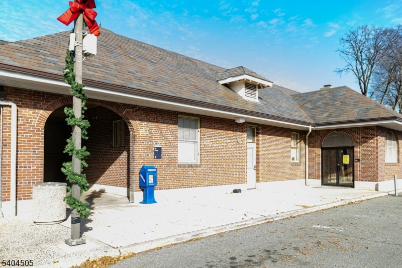 KAHLCREST CONDOMINUMS - Residential