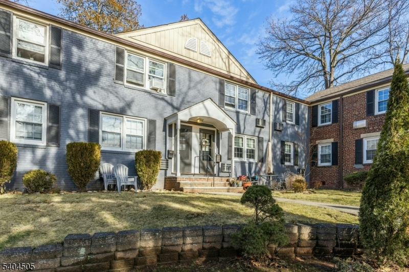 KAHLCREST CONDOMINUMS - Residential