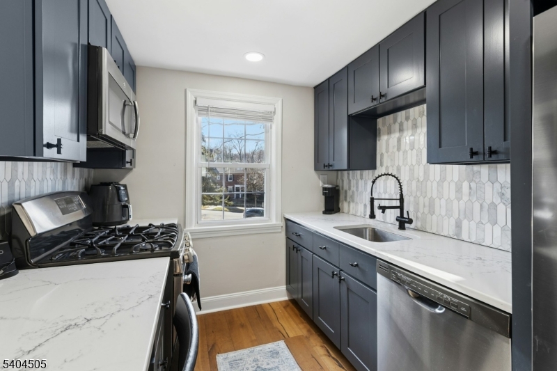 KAHLCREST CONDOMINUMS - Residential