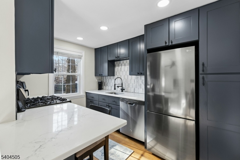 KAHLCREST CONDOMINUMS - Residential