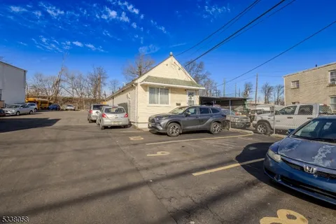MLS: 3945801