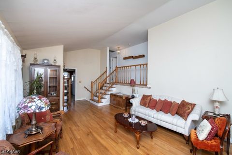 MLS: 3827847