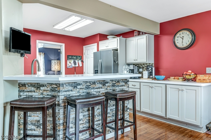 WATER'S EDGE - Residential