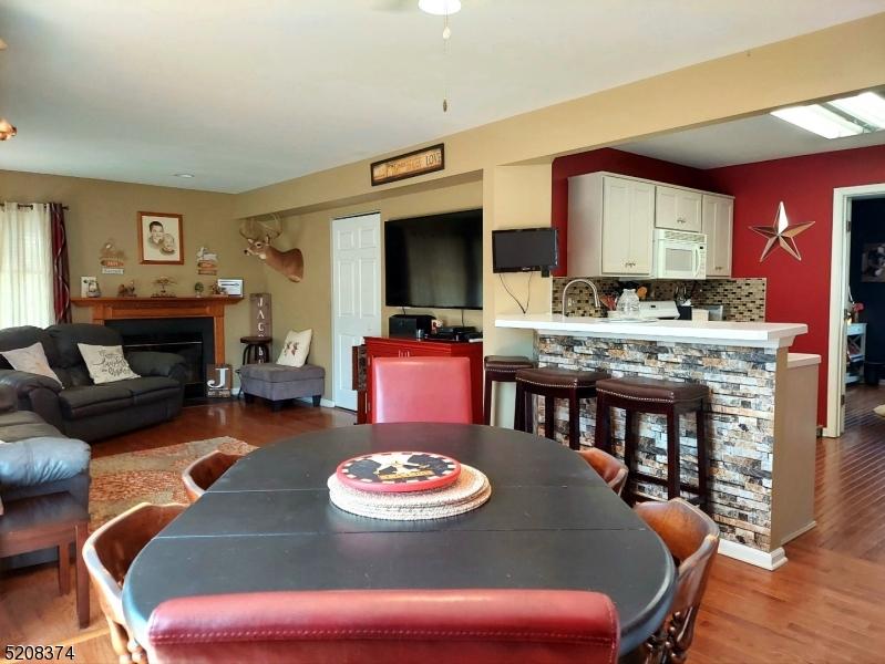 WATER'S EDGE - Residential