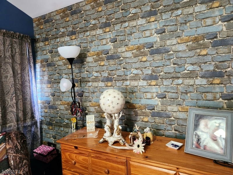 WATER'S EDGE - Residential