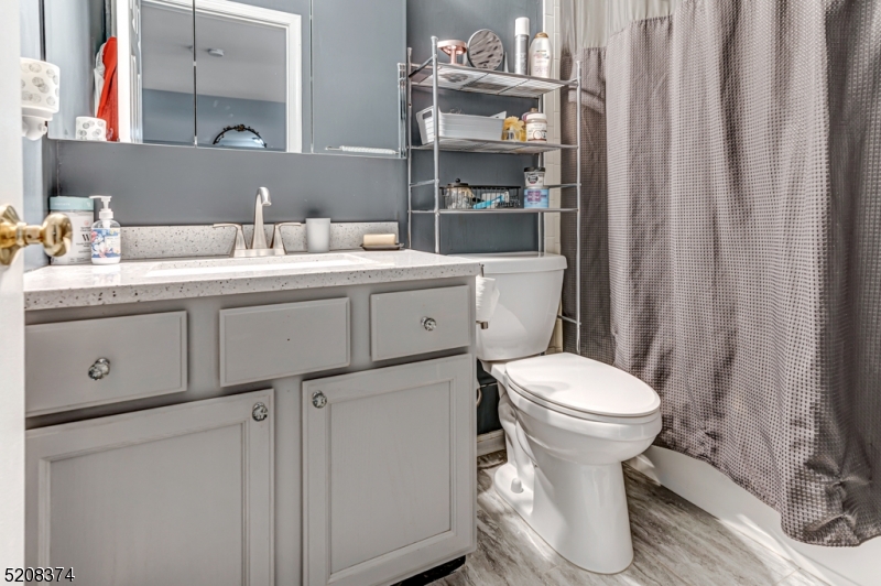 WATER'S EDGE - Residential